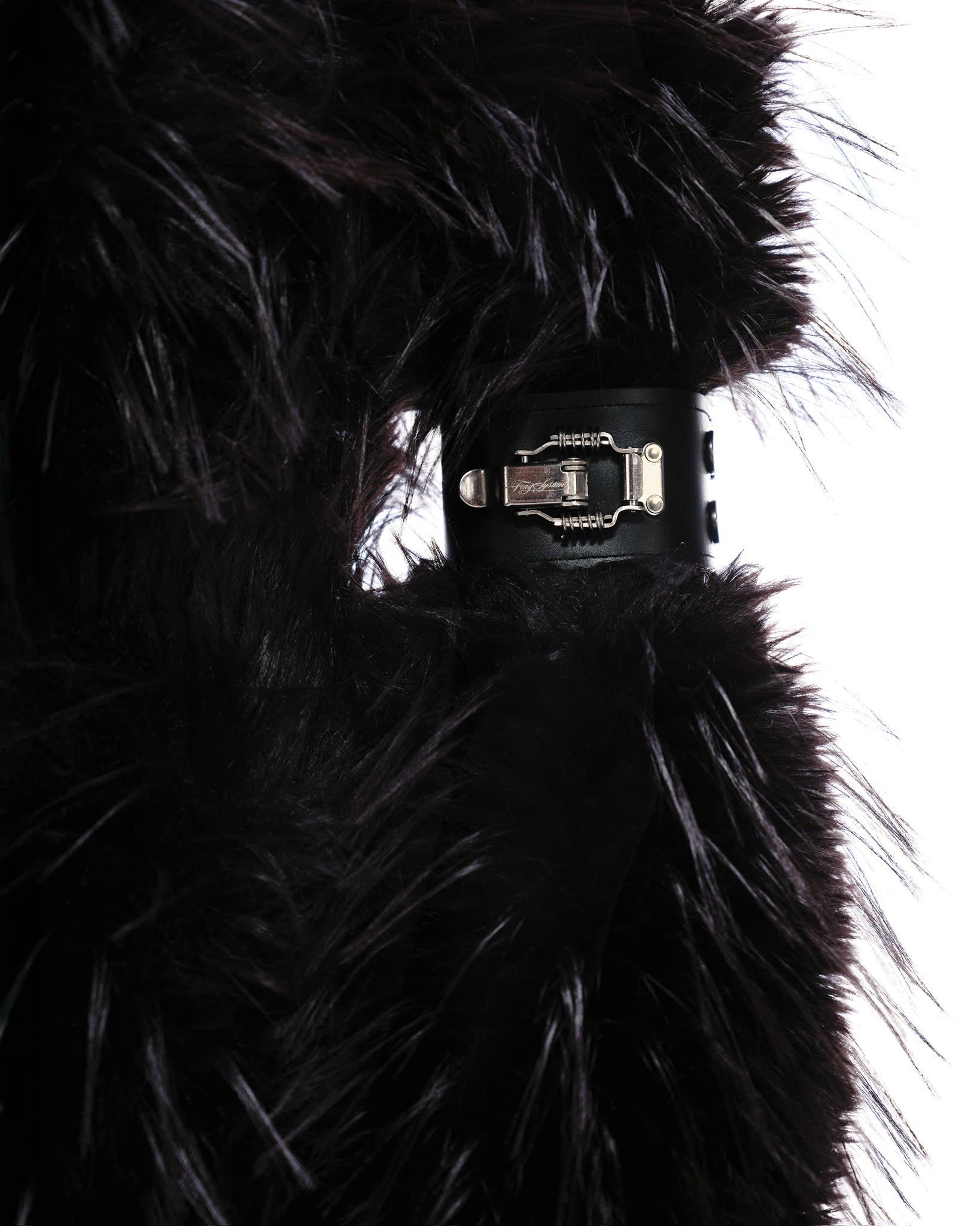 BLACK LEATHER ARM STRAP